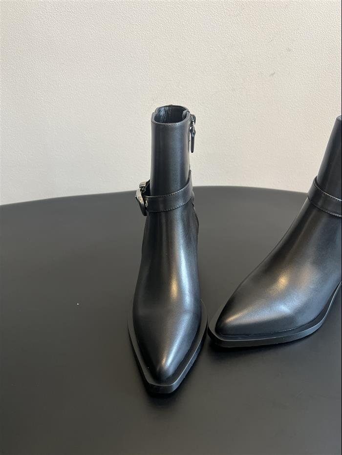 20251128174646580 380